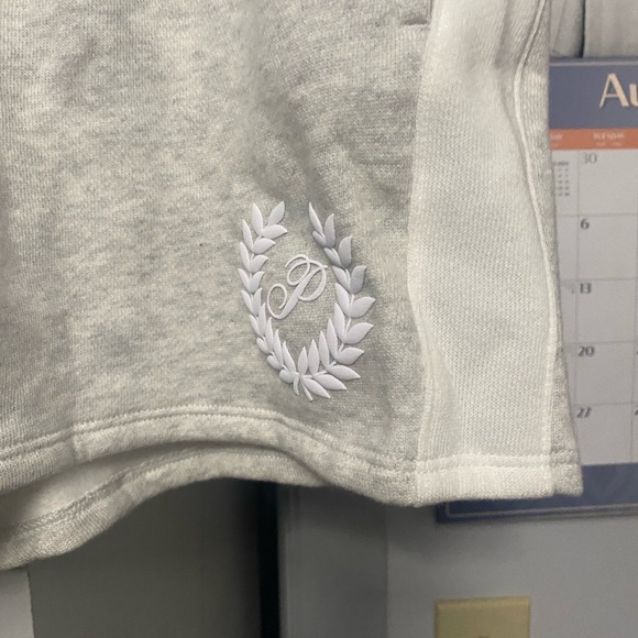 Shorts - Picture 2 of 4